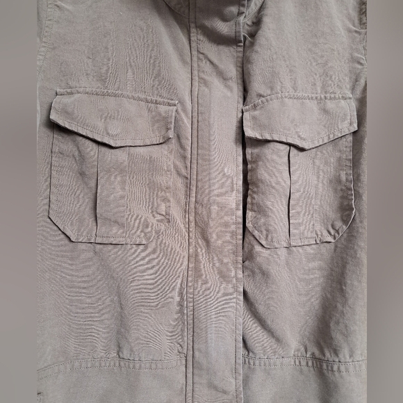 Army Green Jacket With Chest Pockets - Picture 4 of 6